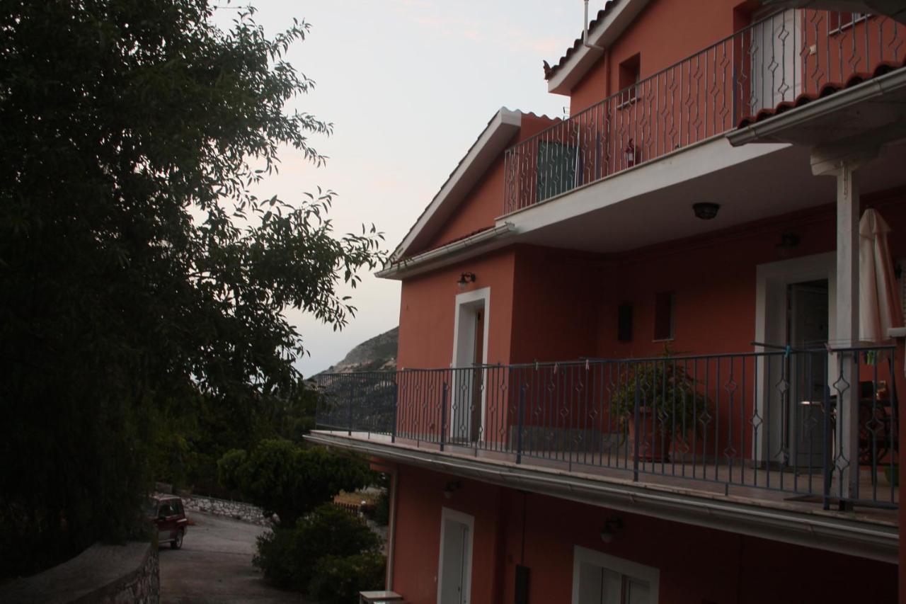 Myrtos Hotel Divarata Екстериор снимка