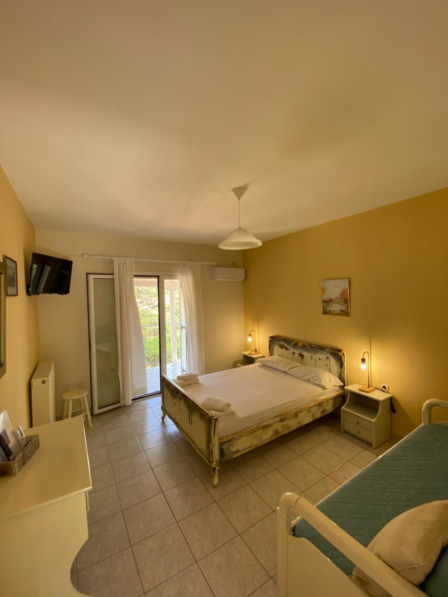 Myrtos Hotel Divarata Екстериор снимка