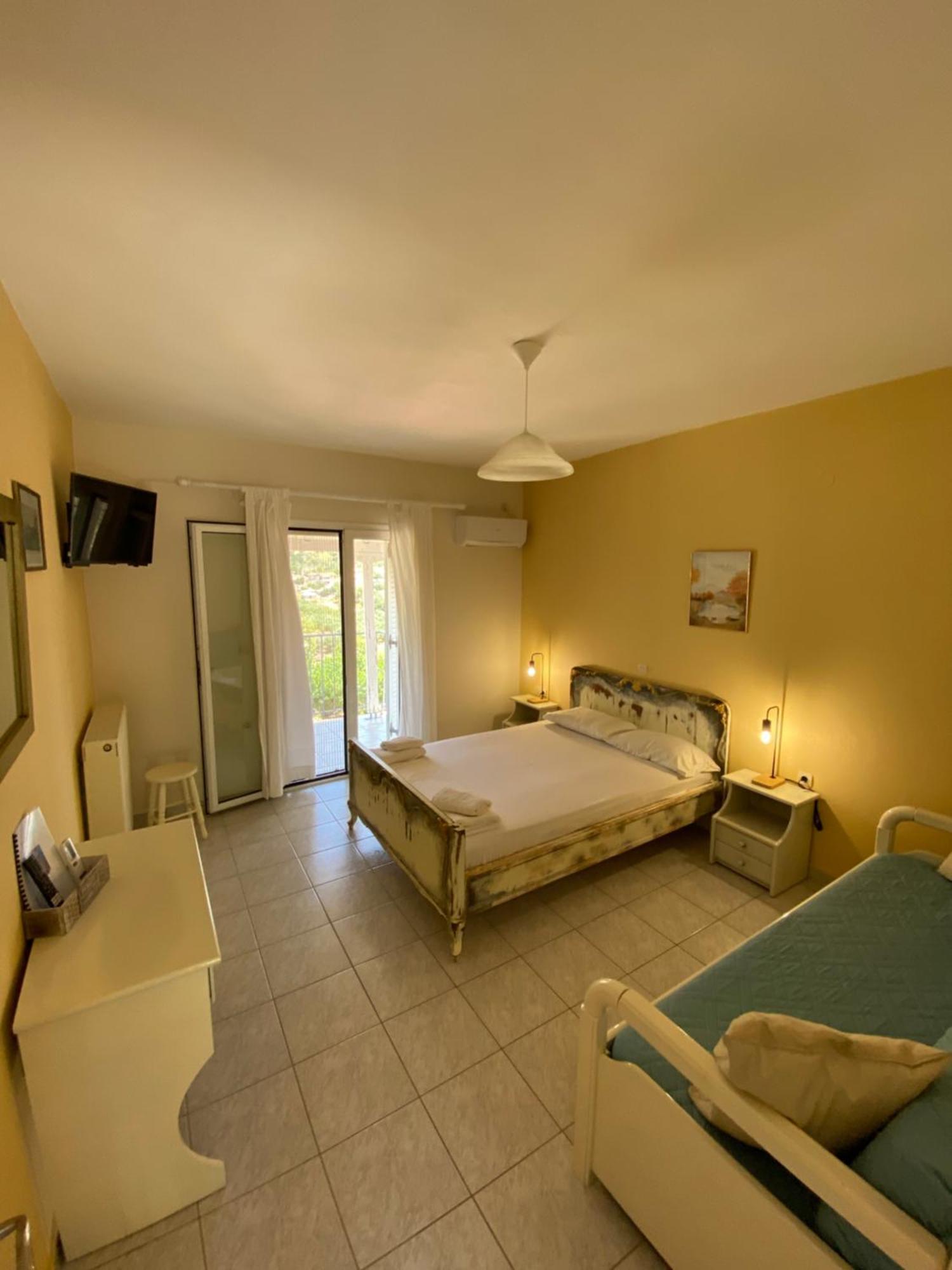 Myrtos Hotel Divarata Екстериор снимка