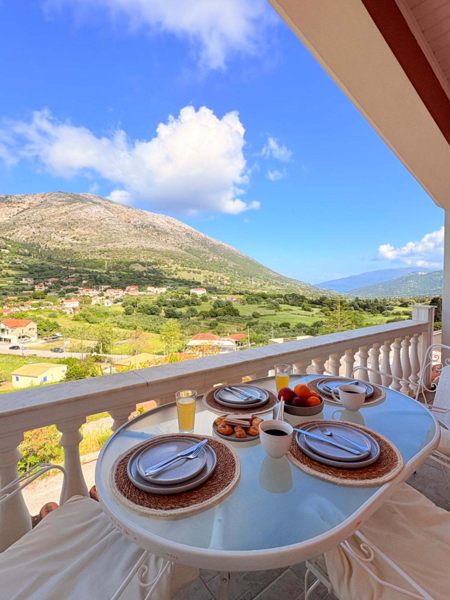 Myrtos Hotel Divarata Екстериор снимка